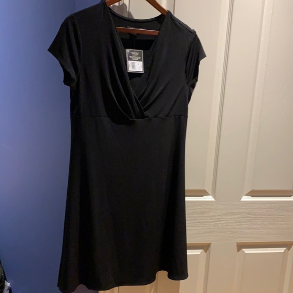 Jessica Dresses & Skirts - Women’s Jessica black midi dress - size 12